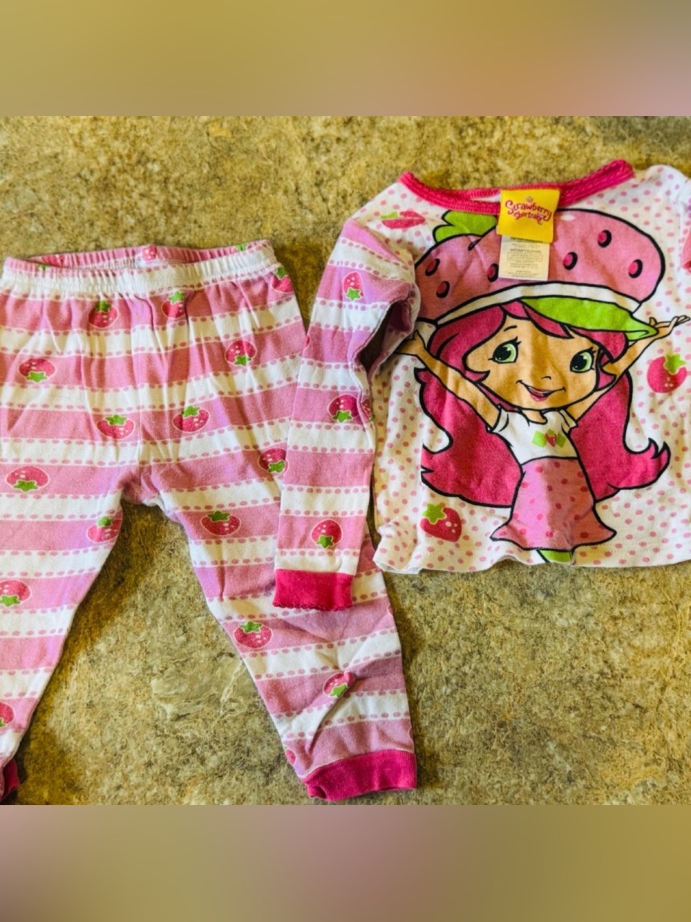 Strawberry-Themed Pink Kids Pajama Set - Character Print